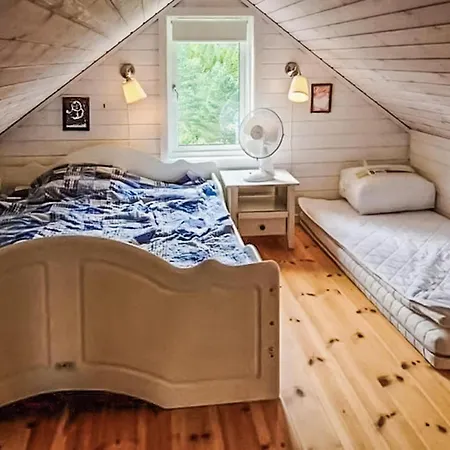 3 Bedroom Awesome In * Strandebarm