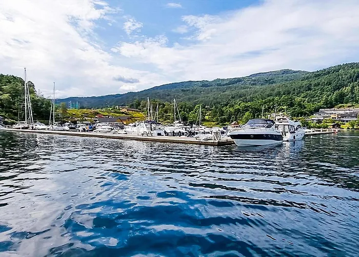 Dom wakacyjny 3 Bedroom Awesome In *