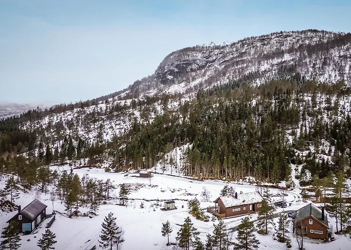 3 Bedroom Awesome In * Strandebarm